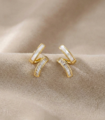 Fulgura Alba Earring - Image 3