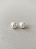Moonlit Pearl White Studs - Image 3